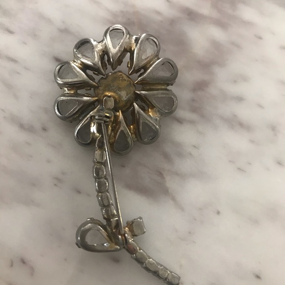 Exquisite Rhinestone Crystal Flower Brooch - Picture 4 of 5